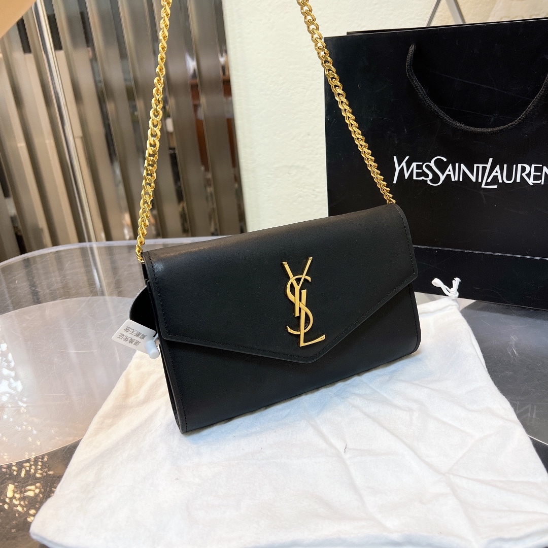 YSL UPTOWN CHAIN WALLET IN GRAIN DE POUDRE EMBOSSED BLACK 19CM 6077881GF0J1000