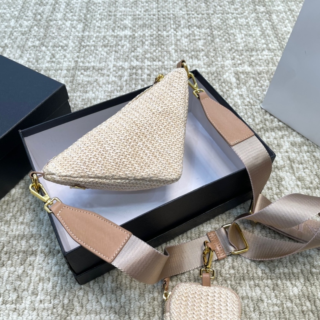 PR TRIANGLE CROCHET SHOULDER BAG NATURAL 25CM 1BH190 2A2T F0018 V DUO