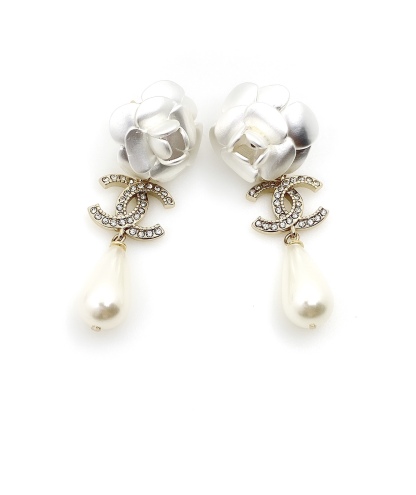 CC PEARL EARRINGS