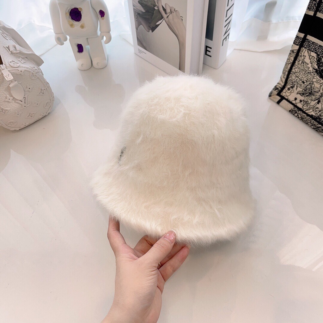 YSL FAUX FUR BUCKET HAT WHITE