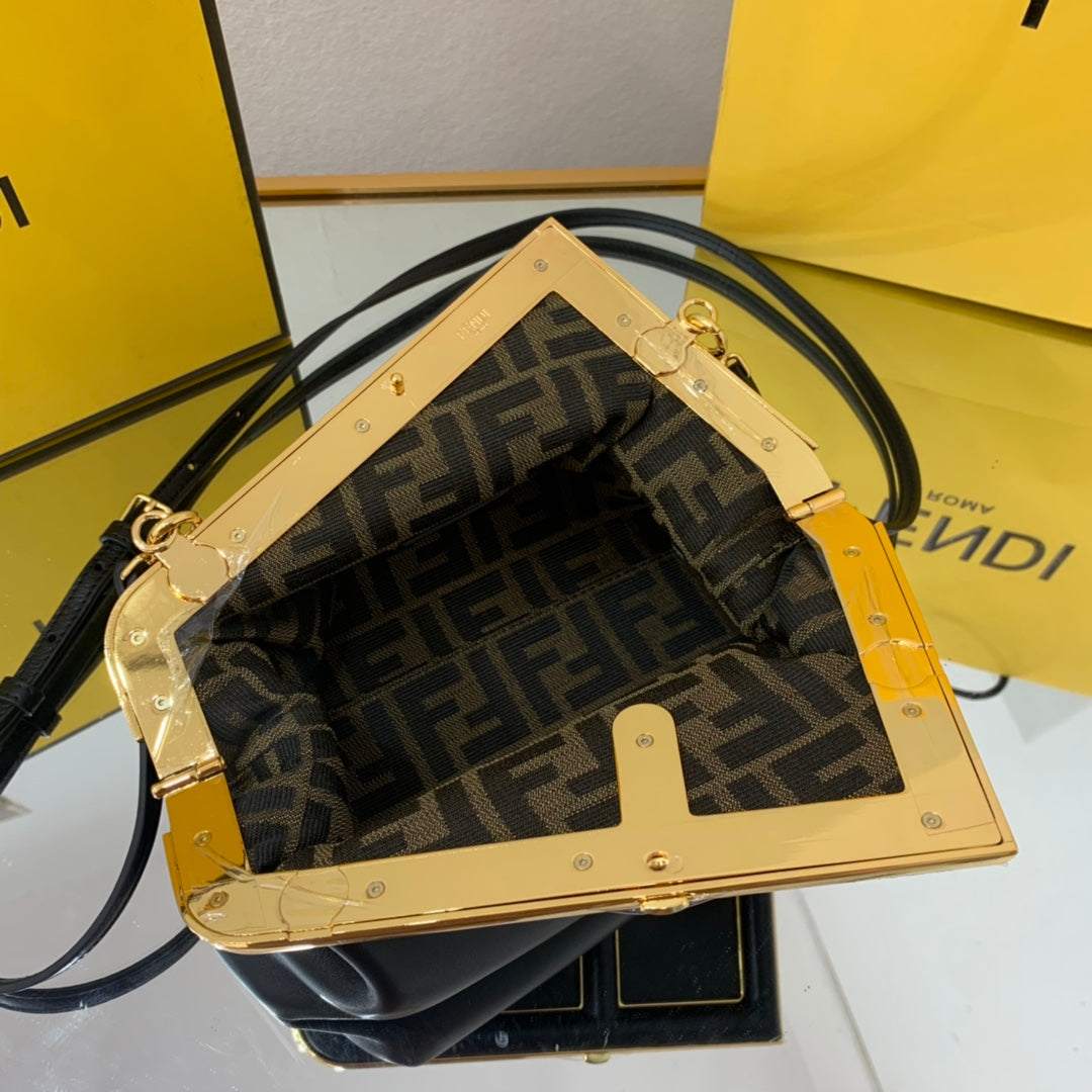 FI First Small Black For Women, Women’s HandBags, Shoulder And Crossbody Bags 10.2in/26cm FF 8BP129ABVEF0KUR