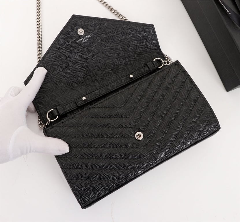 SAINT LAURENT CASSANDRE MATELASSE CHAIN WALLET IN GRAIN DE POUDRE EMBOSSED BLACK SILVER 22CM