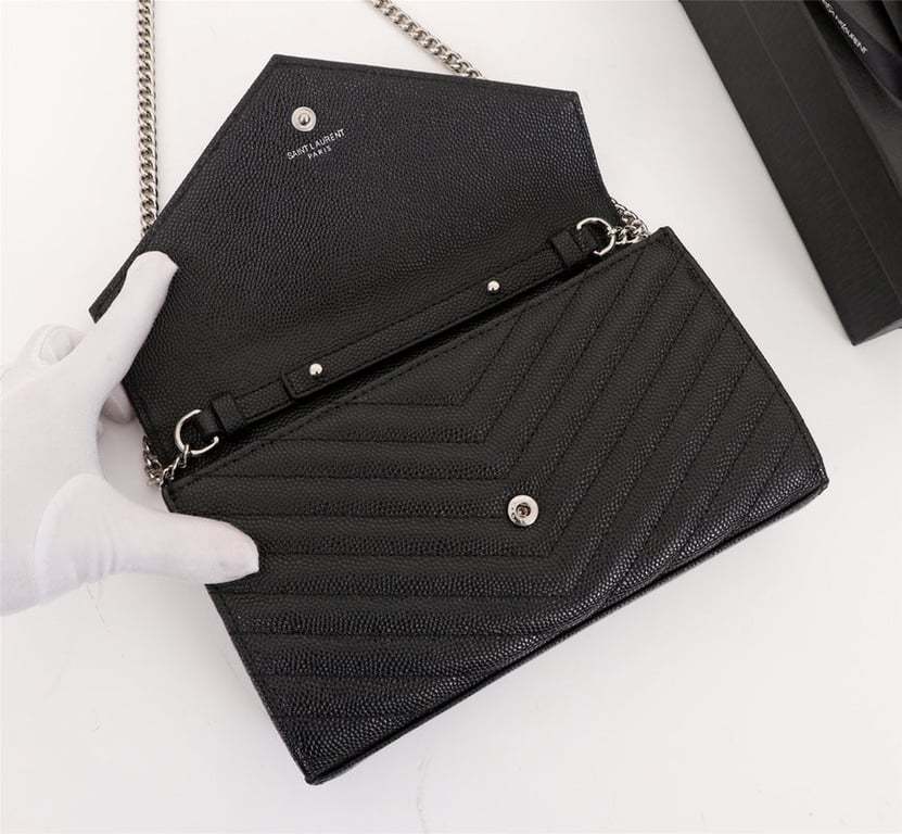 SAINT LAURENT CASSANDRE MATELASSE CHAIN WALLET IN GRAIN DE POUDRE EMBOSSED BLACK SILVER 22CM