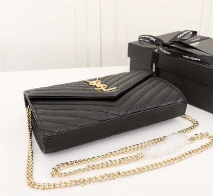 SAINT LAURENT CASSANDRE MATELASSE CHAIN WALLET IN GRAIN DE POUDRE EMBOSSED BLACK GOLD 22CM