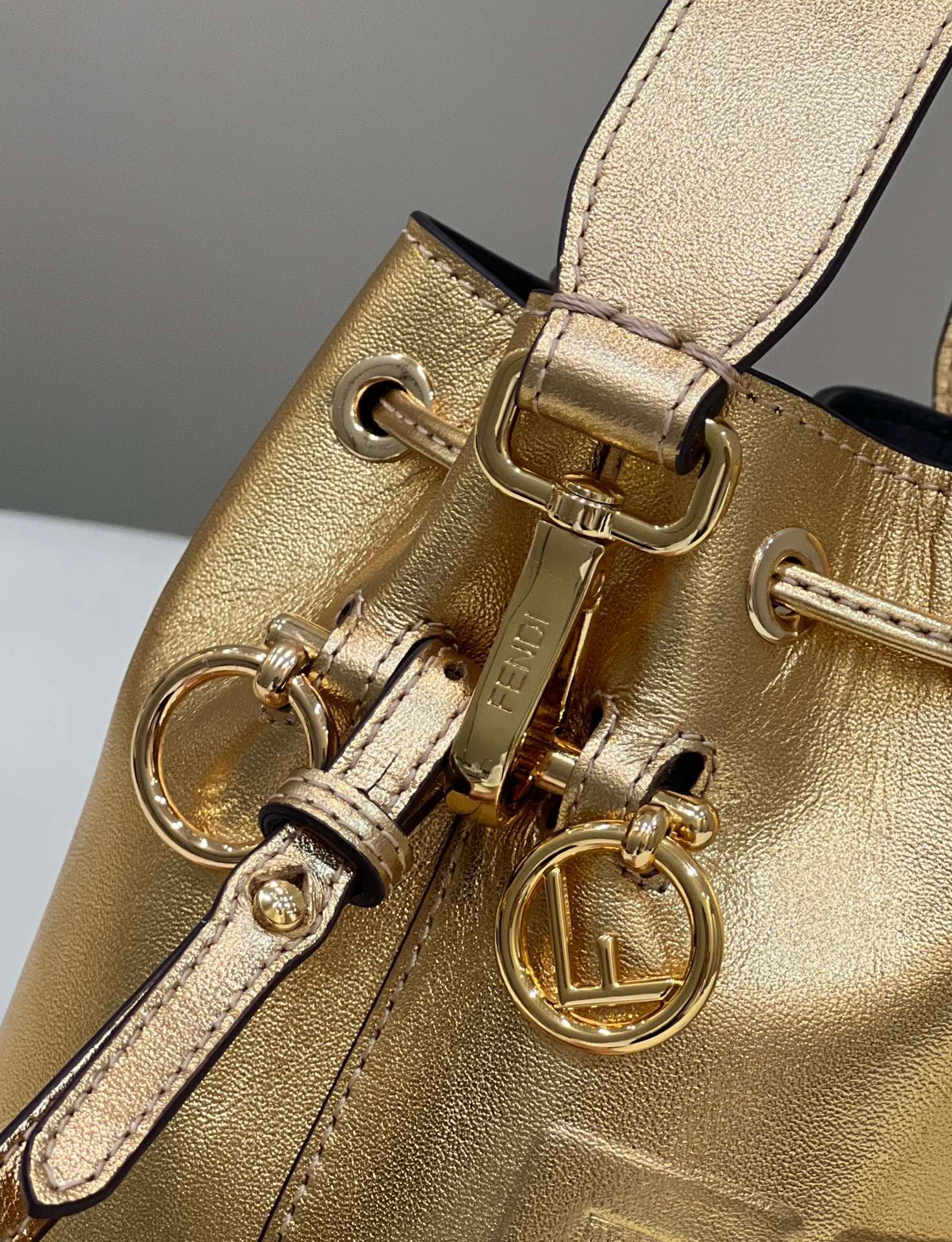 FI Mon Tresor Gold For Women, Women’s Handbags, Shoulder And Crossbody Bags 7in/18cm FF 8BS010AK61F1GNN