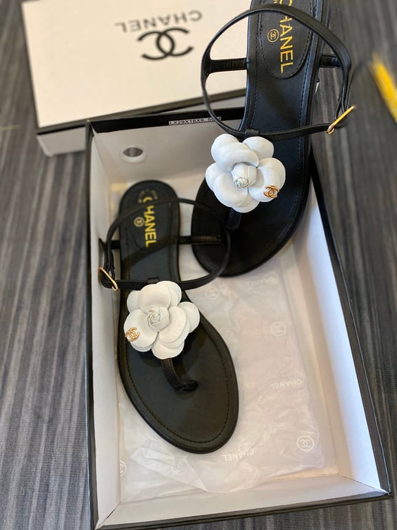 SANDAL CHL JELLY WHITE RUBBER CAMELLIA CC LOGO SANDALS BLACK