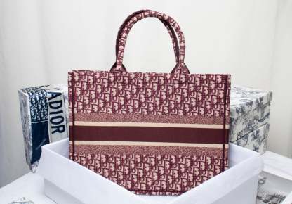 DIR LARGE BOOK TOTE OBLIQUE EMBROIDERY RED 42CM
