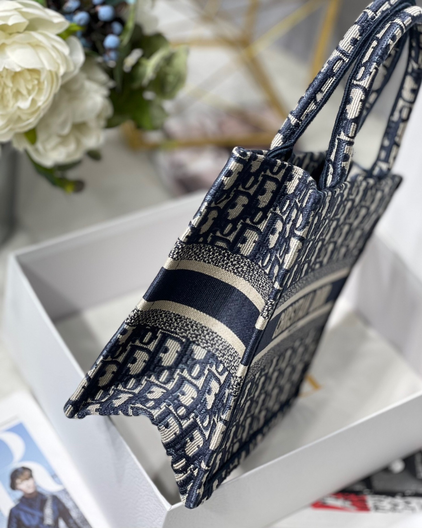 DOR SMALL BOOK TOTE BLUE DOR OBLIQUE EMBROIDERY M1265ZRIW M928