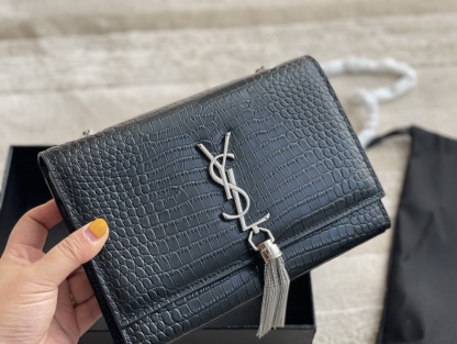 YSL KATE SMALL CHAIN BAG WITH TASSEL IN CROCODILE-EMBOSSED SHINY LEATHER BLACK 474366DND0N1000