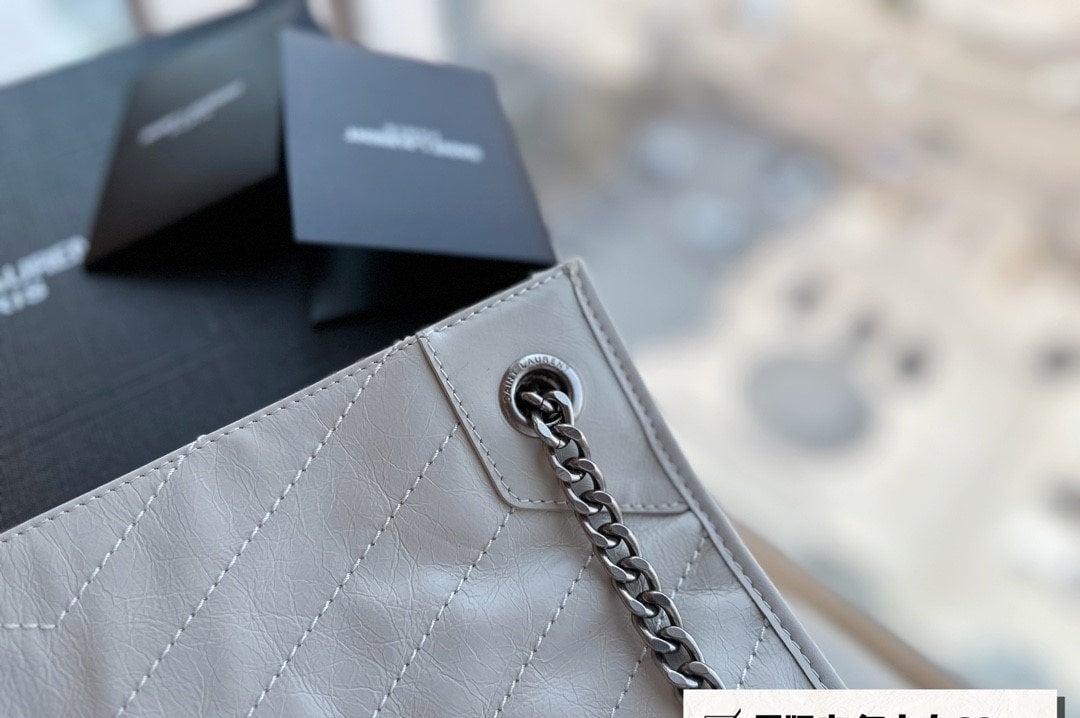 SAINT LAURENT MEDIUM NIKI SHOPPING BAG WHITE 32CM