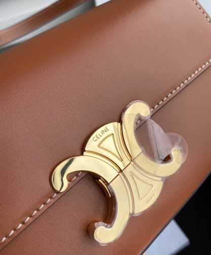 CE TRIOMPHE SHOULDER BAG IN SHINY CALFSKIN BROWN 194143BFN04LU