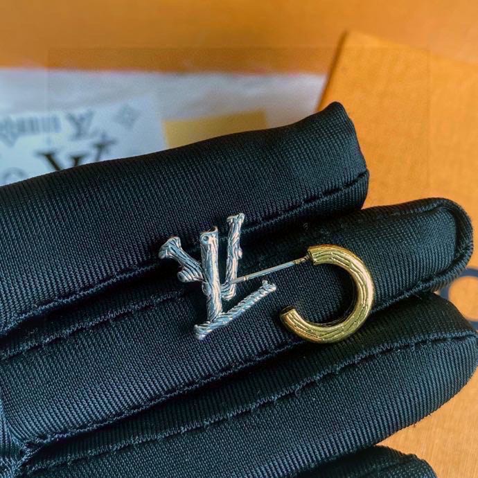 LV EARRINGS