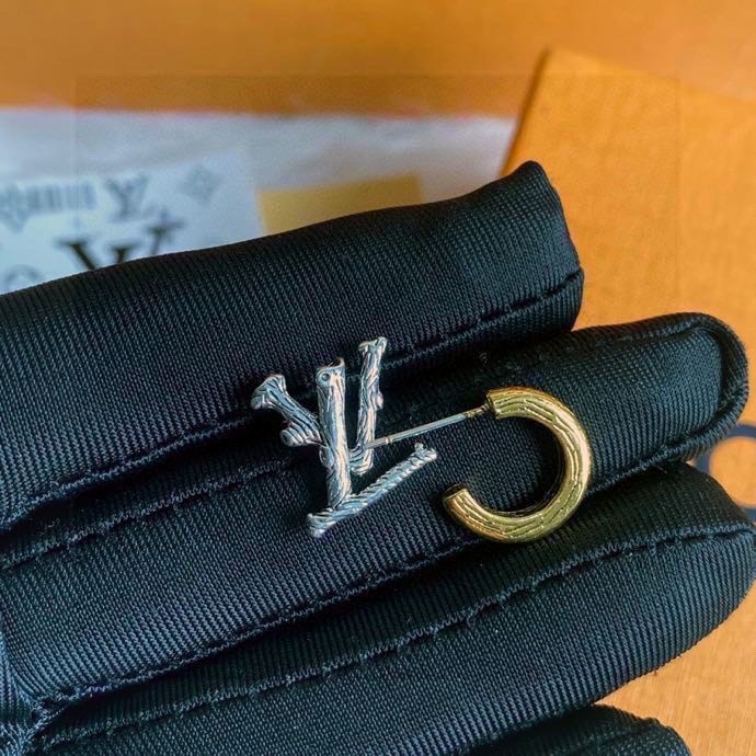LV EARRINGS