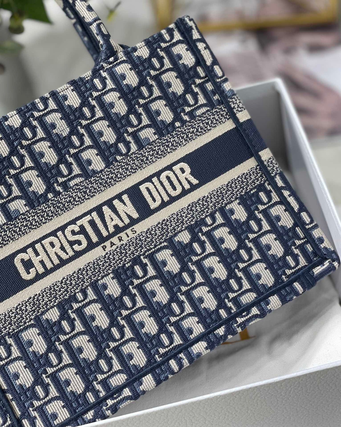 DOR SMALL BOOK TOTE BLUE DOR OBLIQUE EMBROIDERY M1265ZRIW M928