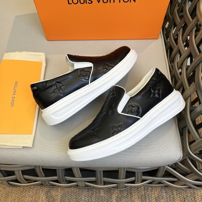LUV BEVERLY HILLS SLIP ON BLACK