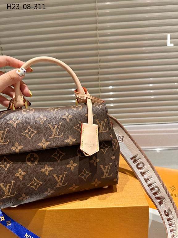 LUV CLUNY MINI MONOGRAM CANVAS 20CM M46055