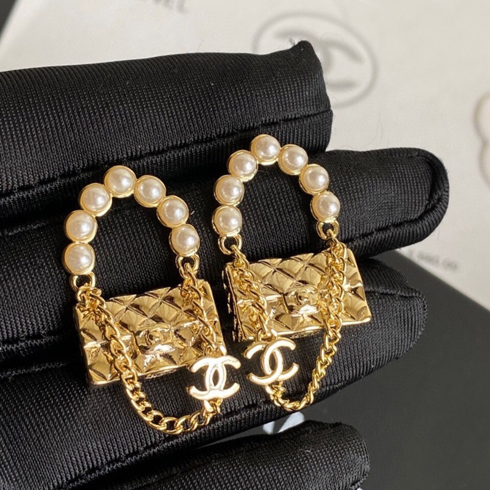CC LOCK GOLD EARRINGS