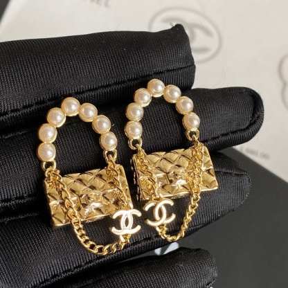 CC LOCK GOLD EARRINGS