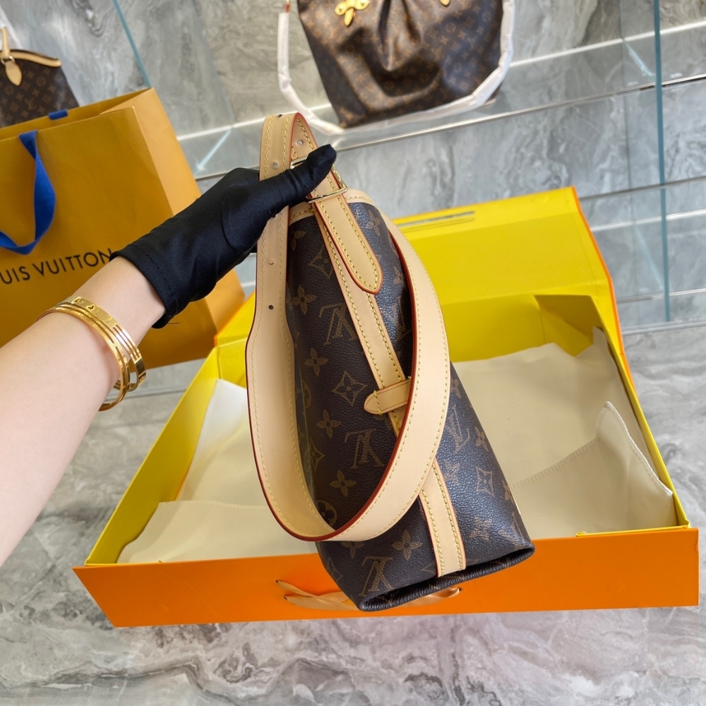 LV CARRYALL MM MONOGRAM 30CM