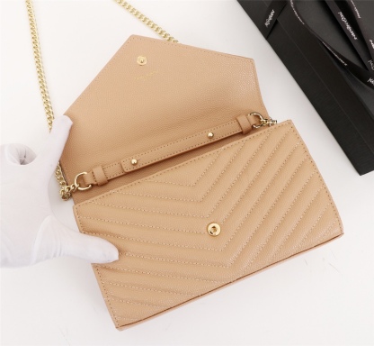 YSL CASSANDRE MATELASSÉ CHAIN WALLET IN GRAIN DE POUDRE EMBOSSED BEIGE 22CM 377828BOW012721