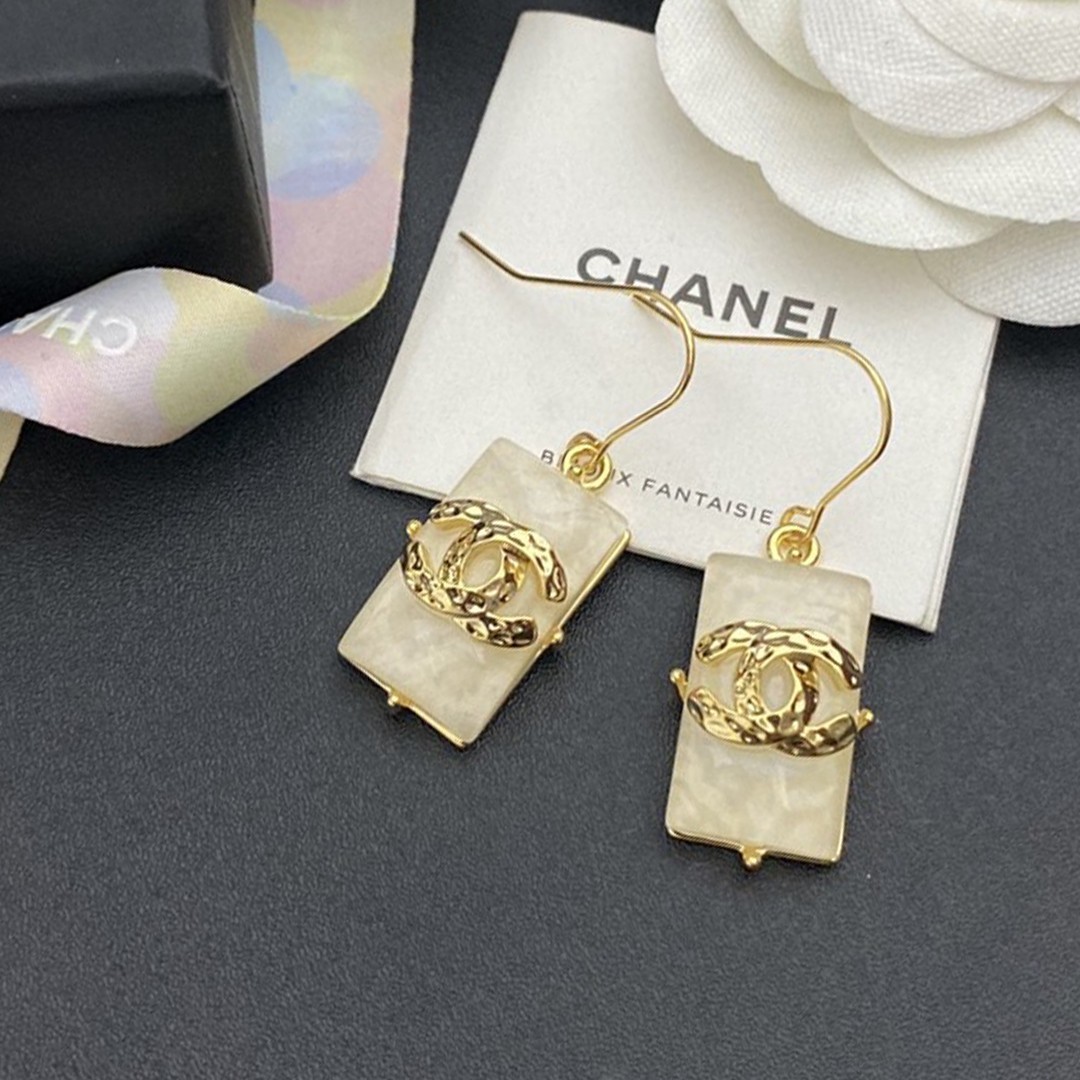CC RECTANGLE EARRINGS