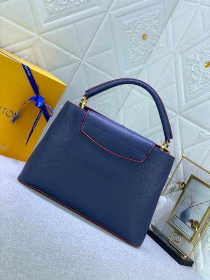 LUV CAPUCINES MM BLUE