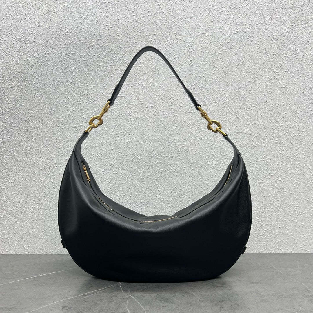 CE Medium Leandre Bag In Supple Black For Women 14in/35cm 197263DV7.38NO