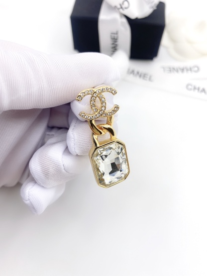 CC GOLD CRYSTAL METAL STRASS CC EARRINGS