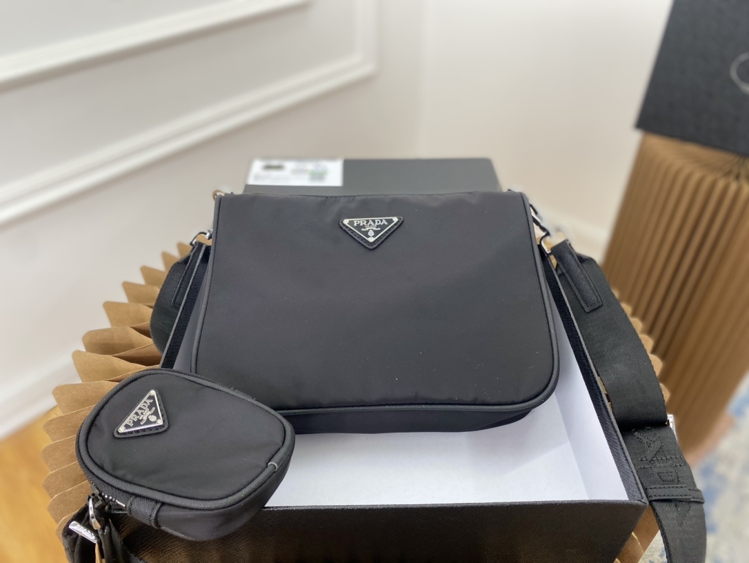 PR RE-EDITION 2000 RE-NYLON SHOULDER BAG 1BH046R064F0002VW11