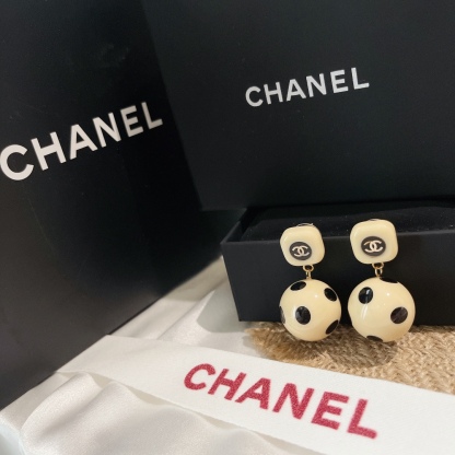 CC BALL BEIGE EARRINGS