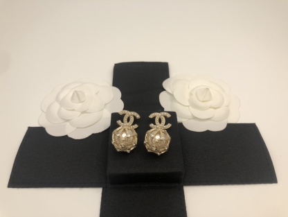 CC GOLD CAGED PEARL EARRINGS