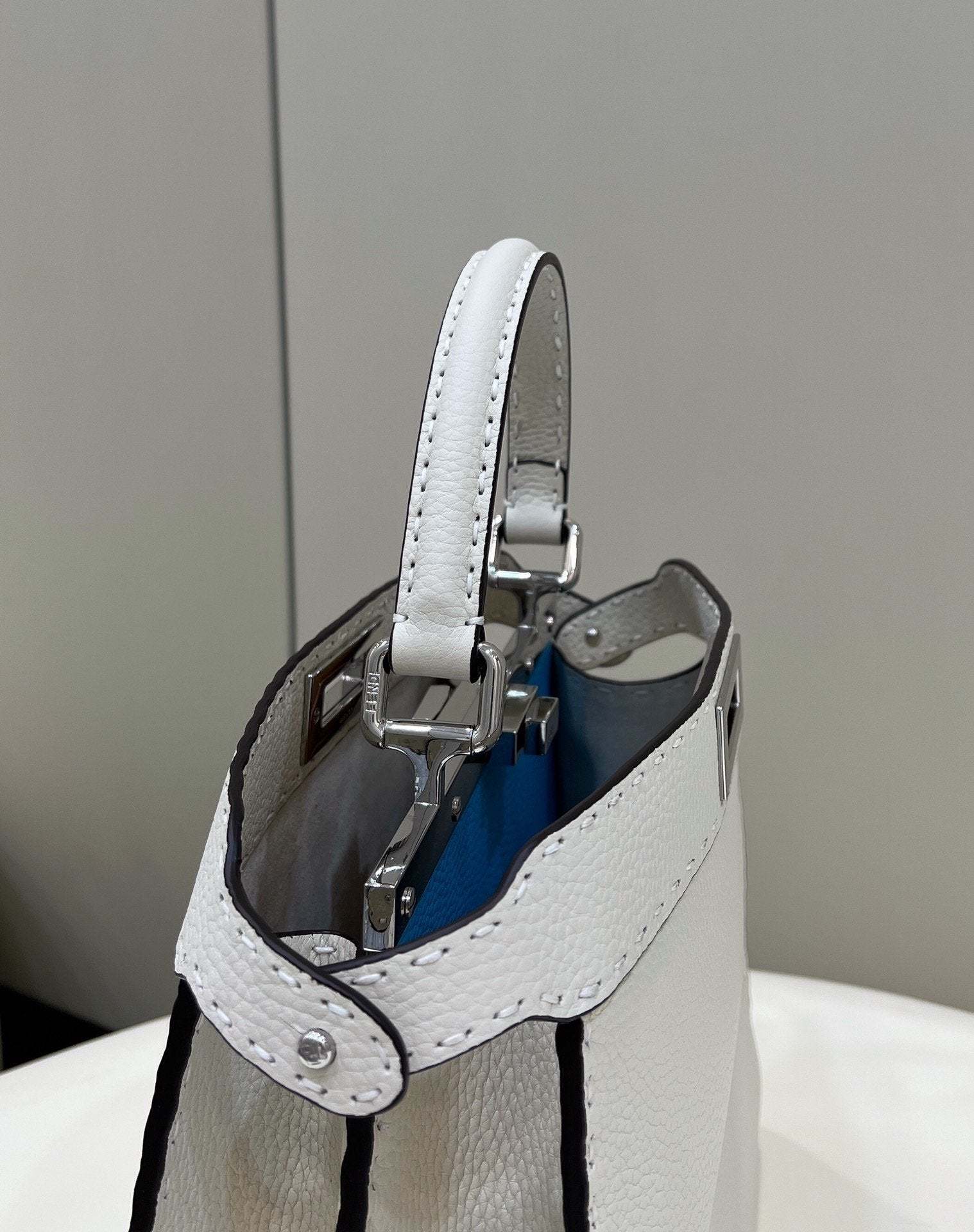 FI Peekaboo ISeeU Medium White For Women, Women’s Handbags, Shoulder Bags 13.1in/33.5cm FF