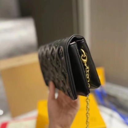 LV POCHETTE COUSSIN BLACK M80742