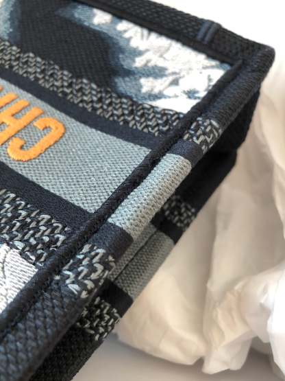 DI Mini Book Tote Black For Women 9in/23cm CD