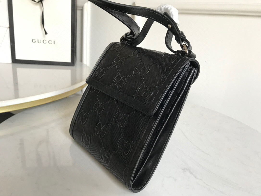 gg Embossed Messenger Bag Black gg Embossed For Men 8.1in/20.5cm gg 625782 1W3AN 1000465