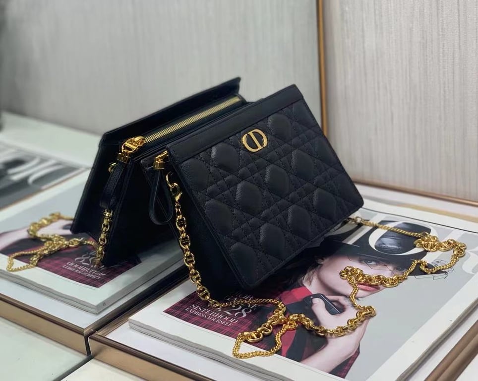 dir CARO ZIPPED POUCH WITH CHAIN BLACK S5106UWHC_M900