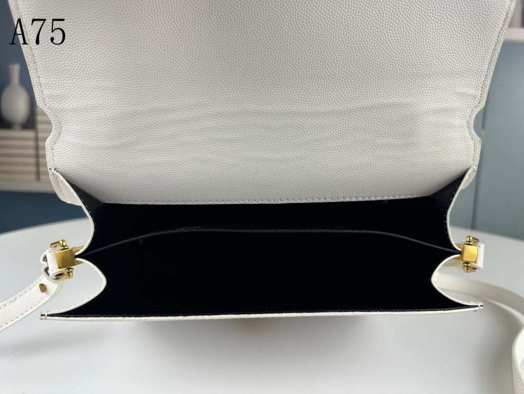 SAINT LAURENT CASSANDRA MEDIUM TOP HANDLE IN GRAIN DE POUDRE EMBOSSED WHITE LEATHER 24CM