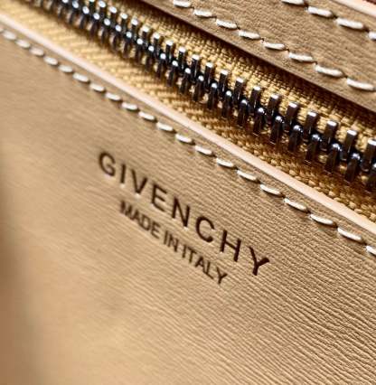gv Mini Antigona Lock Bag Caramel For Women, Handbags, Shoulder Bags 8.7in/22cm GVC