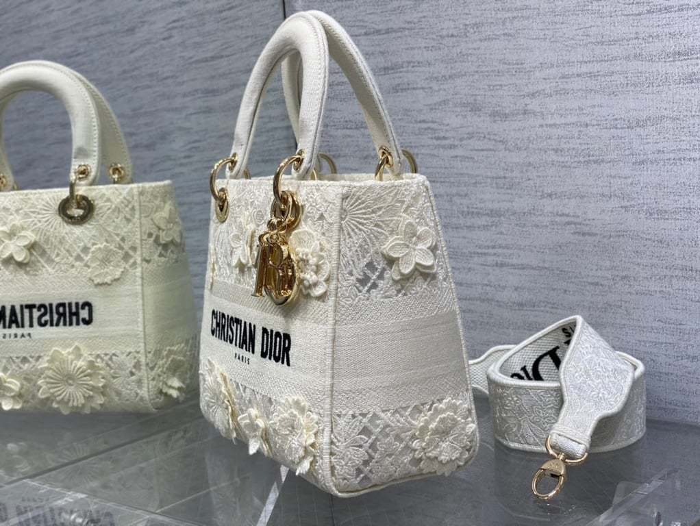 DIR MEDIUM LADY D-LITE BAG WHITE D-LACE EMBROIDERY WITH 3D MACRAME EFFECT 24CM