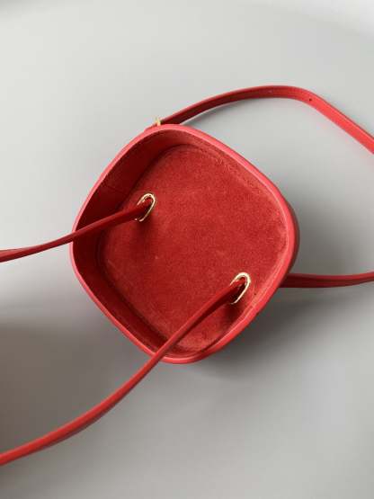 CE Small Box Cuir Triomphe Red For Women 4in/11cm 199263EFB.27BR
