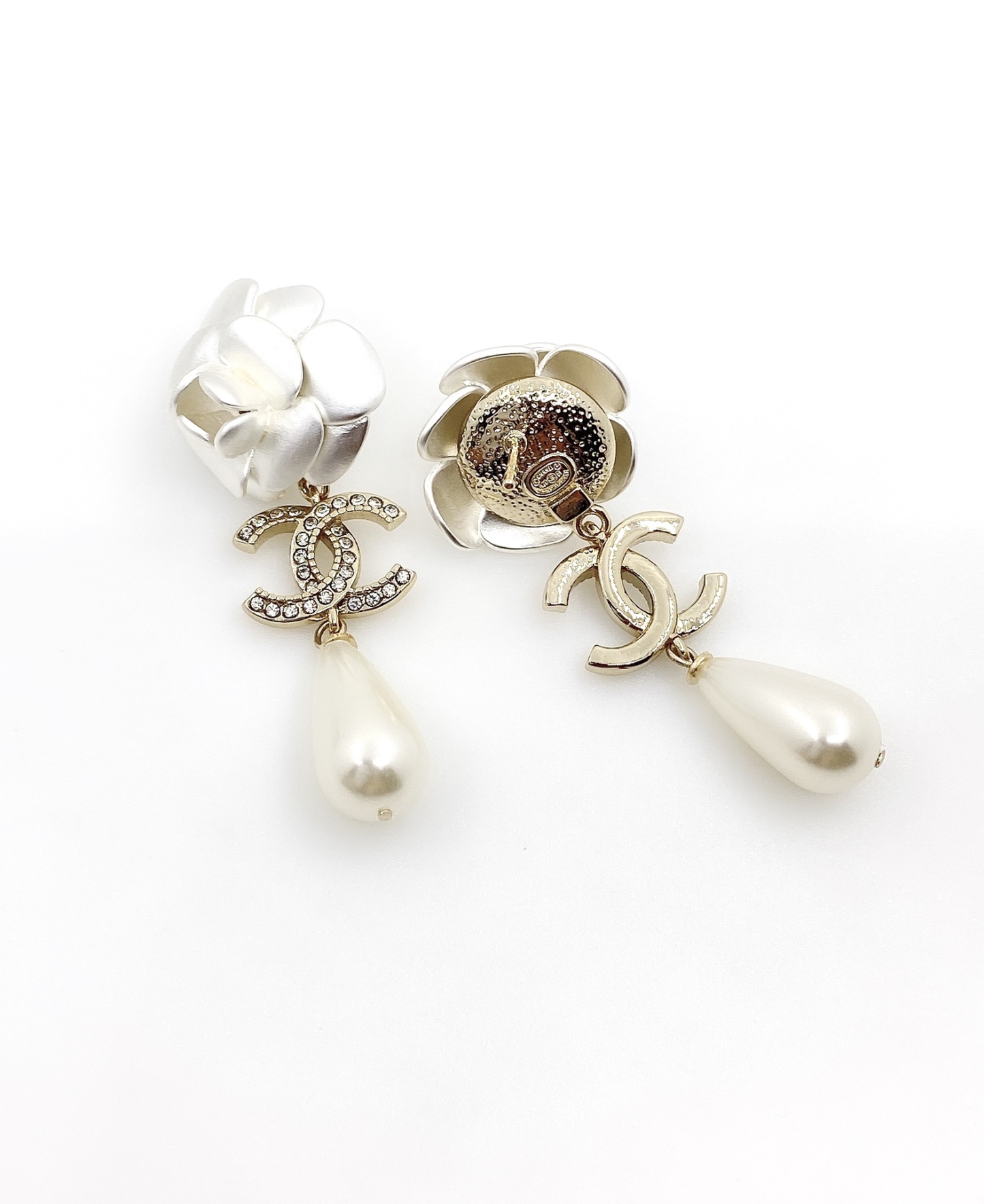 CC PEARL EARRINGS