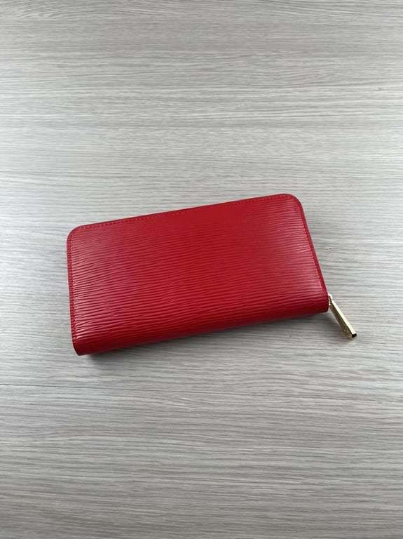 LOUIS VUITTON ZIPPY WALLET RED M60017