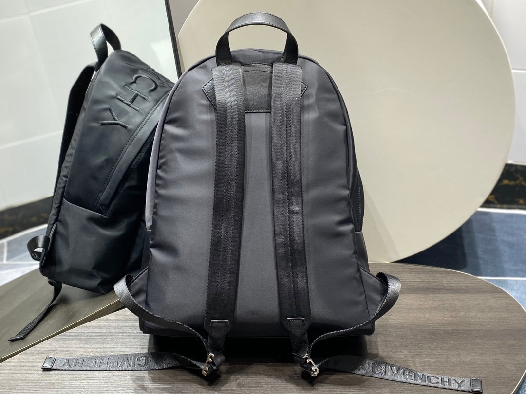 gv Essentiel U Backpack Black For Men, Men&#8217;s Backpacks 17in/43cm GVC