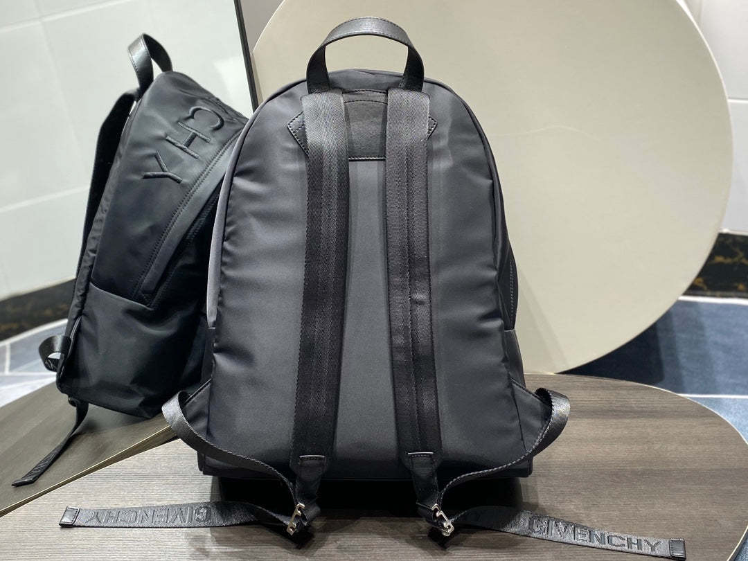 gv Essentiel U Backpack Black For Men, Men&#8217;s Backpacks 17in/43cm GVC