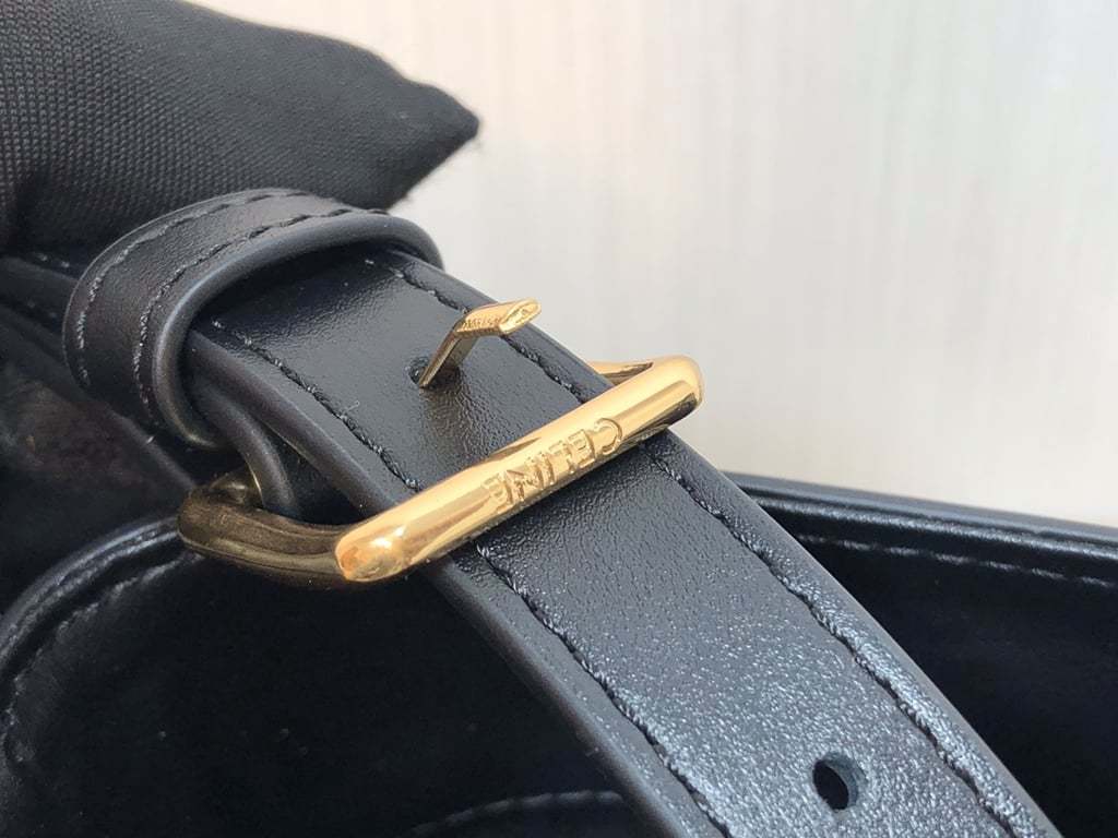 CE BLACK CUIR TRIOMPHE IN SMOOTH CALFSKIN BAG BUCKET