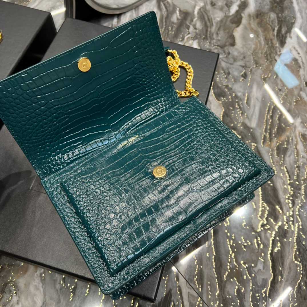 YSL SUNSET MEDIUM CHAIN BAG IN CROCODILE-EMBOSSED SHINY LEATHER MINT 442906DND0J3144
