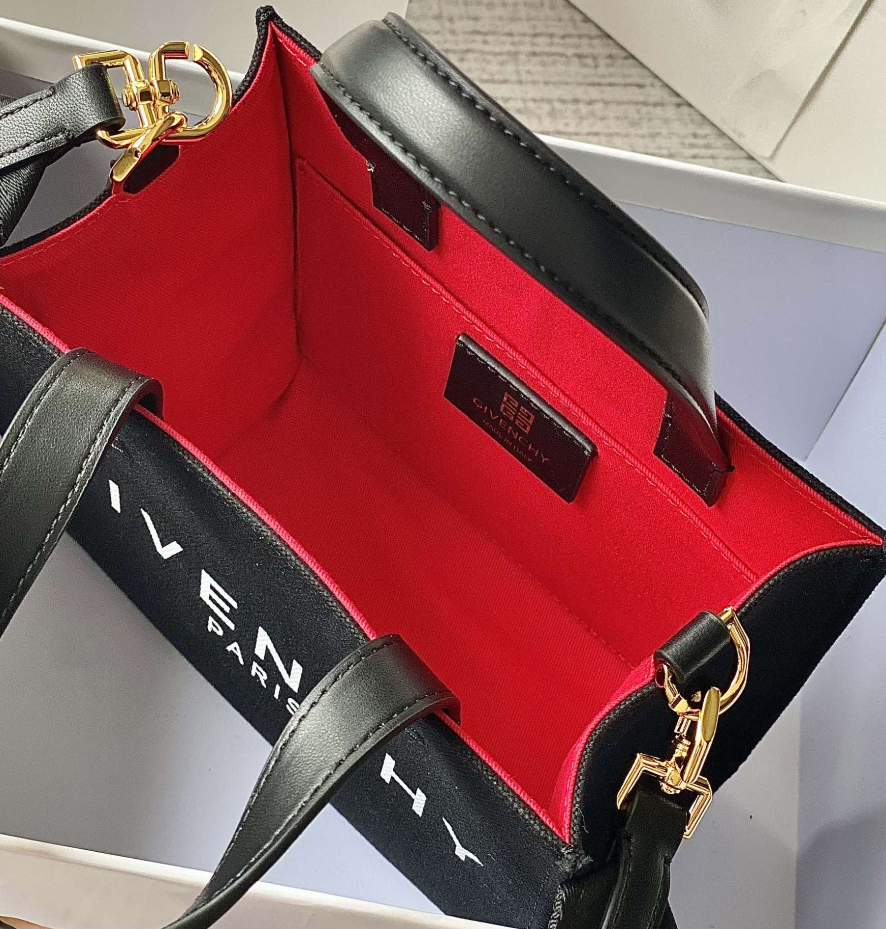 gv Medium G Tote Shopper Bag Canvas Black/Red For Women, Handbags, Shoulder Bags 7.5in/19cm GVC