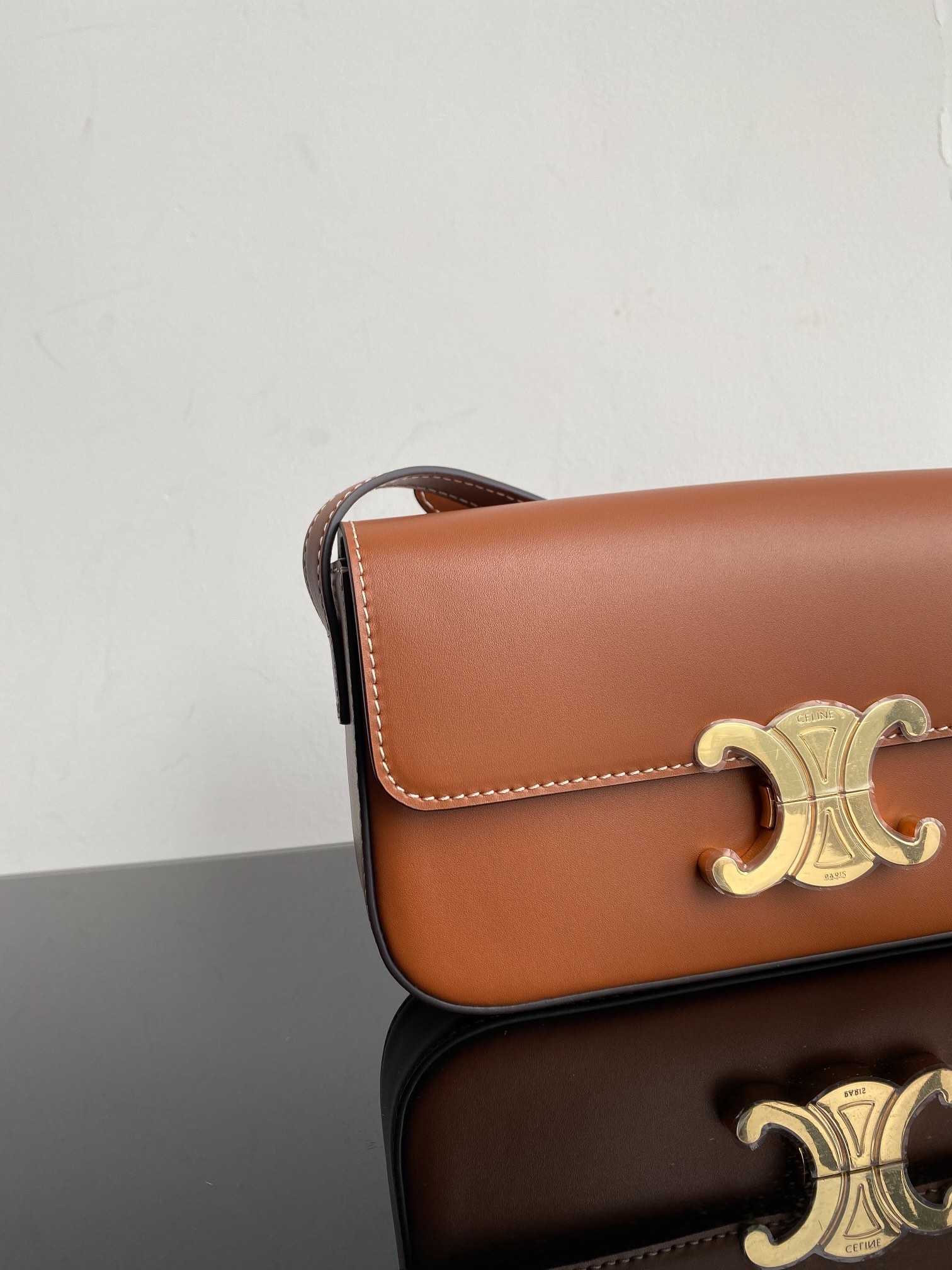 CE TRIOMPHE SHOULDER BAG IN SHINY CALFSKIN BROWN 194143BFN04LU