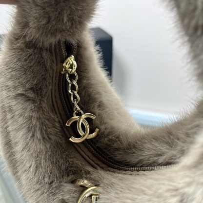 CC FUR HOBO BAG GREY 21CM