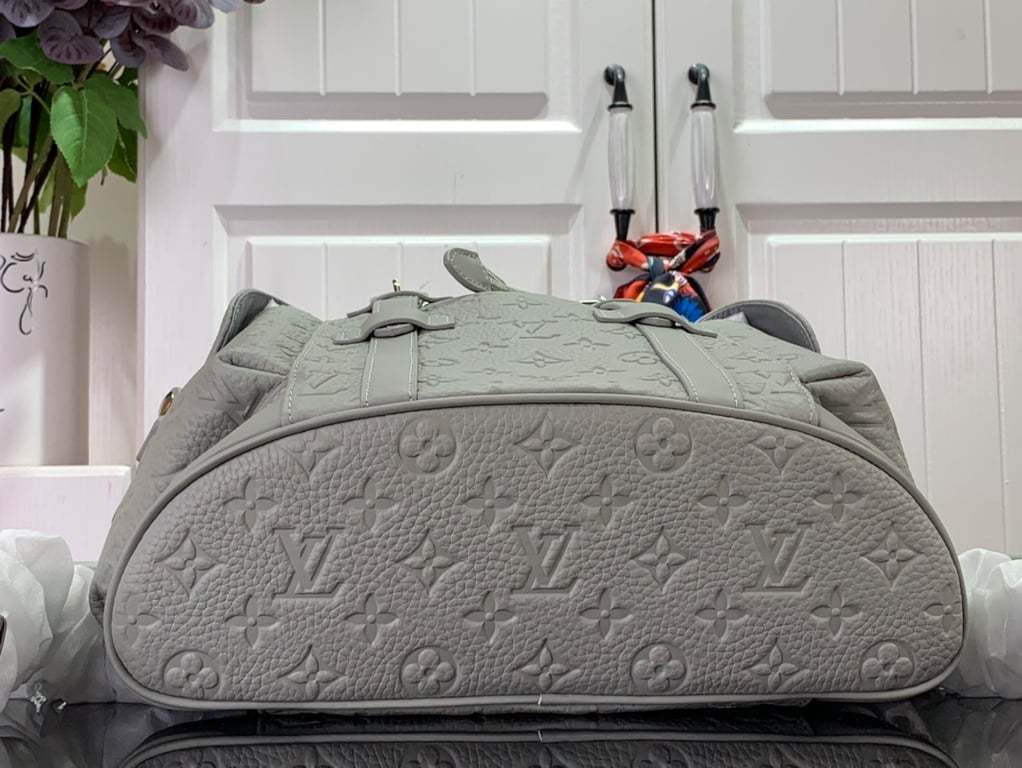 LUV CHRISTOPHER PM BACKPACK WHITE 48CM M23146